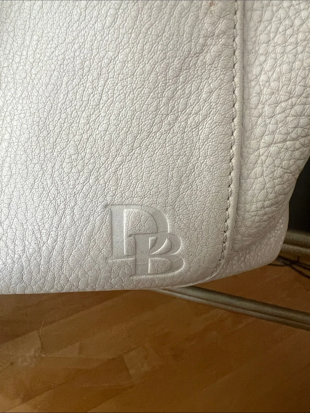 Dooney & Bourke Cream Leather Shoulder Hobo fair condition